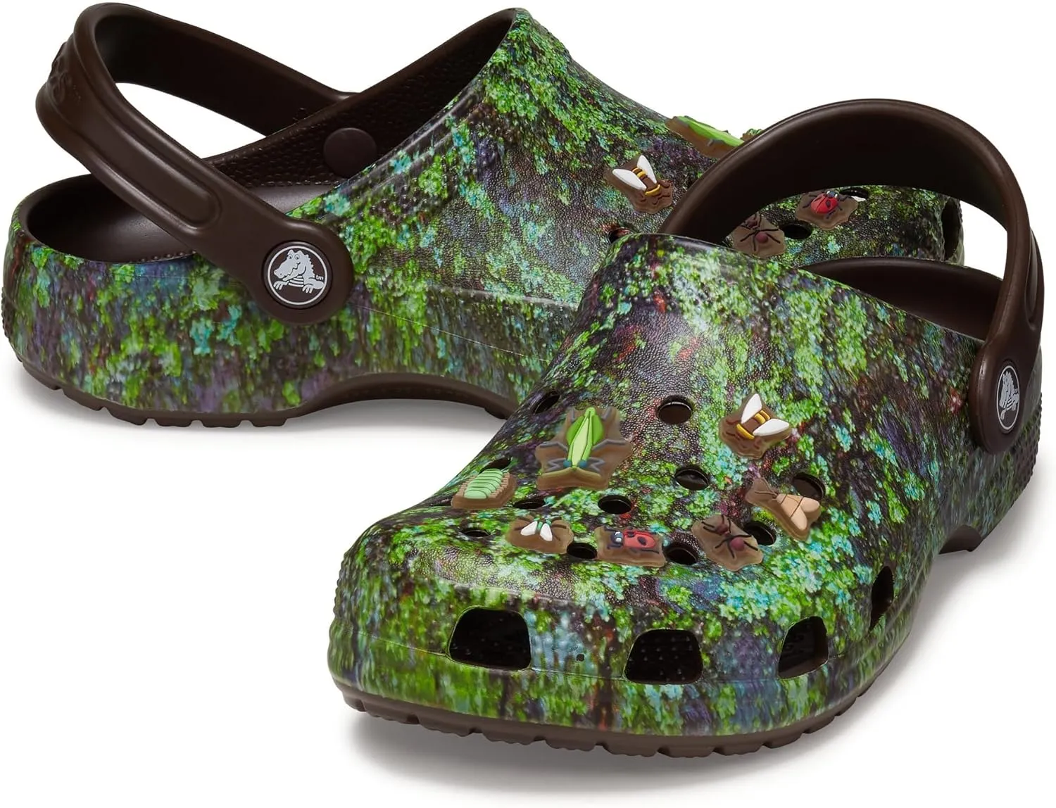 Crocs Unisex-Child Classic Clogs with Jibbitz Shoe Charms (Little Big Kid)