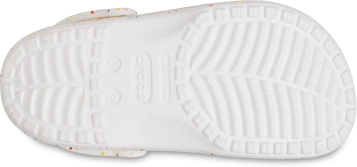 Crocs Unisex-Child Classic Graphic Clogs (Little Big Kid)