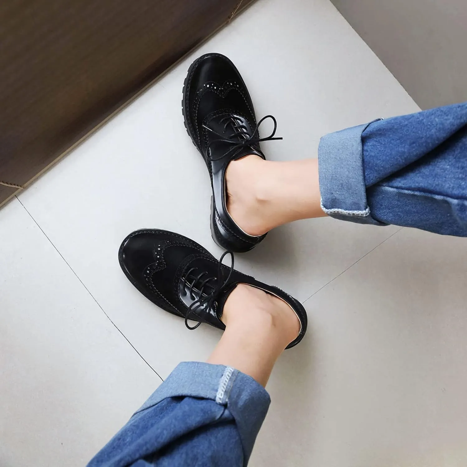 Gicoiz Footwear Womens Classic Round Toe Lace Up Oxfords Brogue Work Shoes