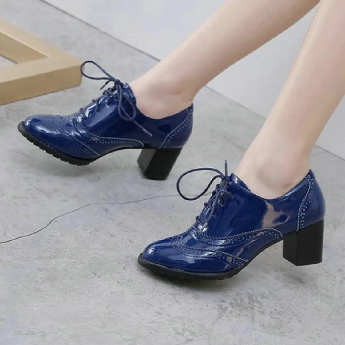 UniqueStride Womens Vintage Brogues Oxford Lace up Chunky Mid Heel Pumps Closed Round Toe Wingtip Patent Leather Shoes